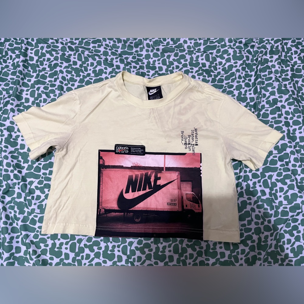 NIKE Cropped Shirt